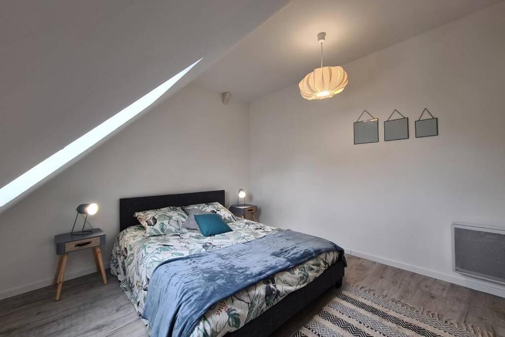 Centre Ville 3 Pieces Envoutant Sous Combles 40M² 茹瓦尼 外观 照片